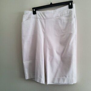 White bermuda shorts